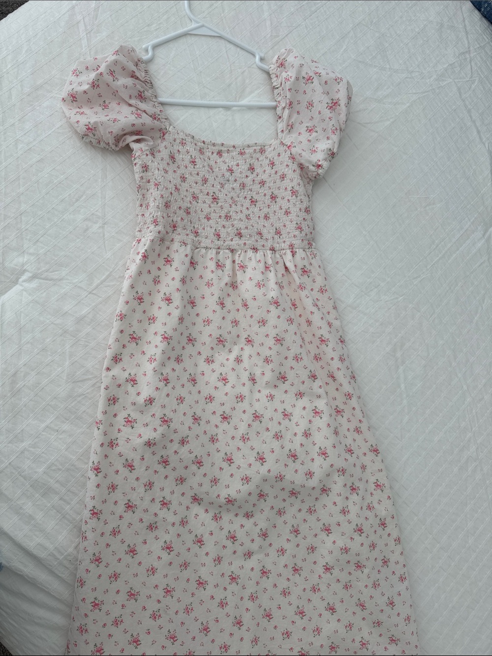 Floral Smocked midi Puff-Sleeve Dress - Pink